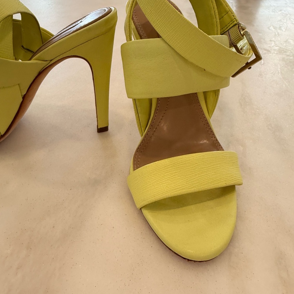 BCBG Strappy Heels bright yellow/lime heels sz 7 Summer shoe